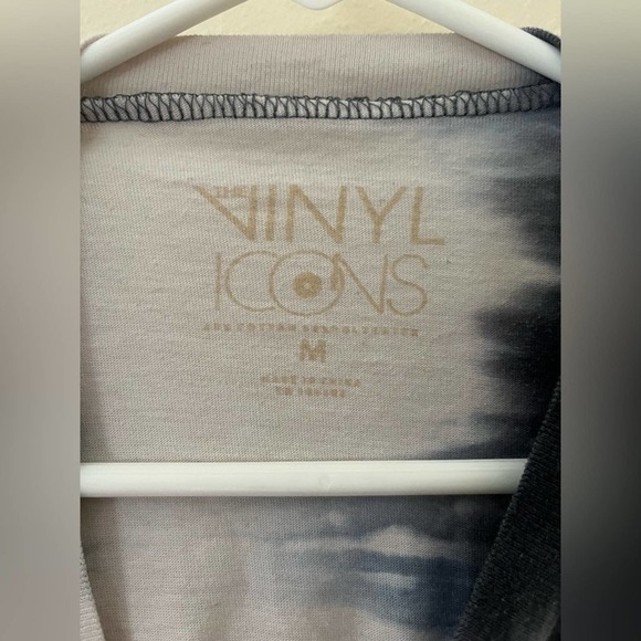 Vinyl Icons Modern Vintage Style Def Leppard Bringin On the Heartbreak T Shirt - Picture 4 of 5